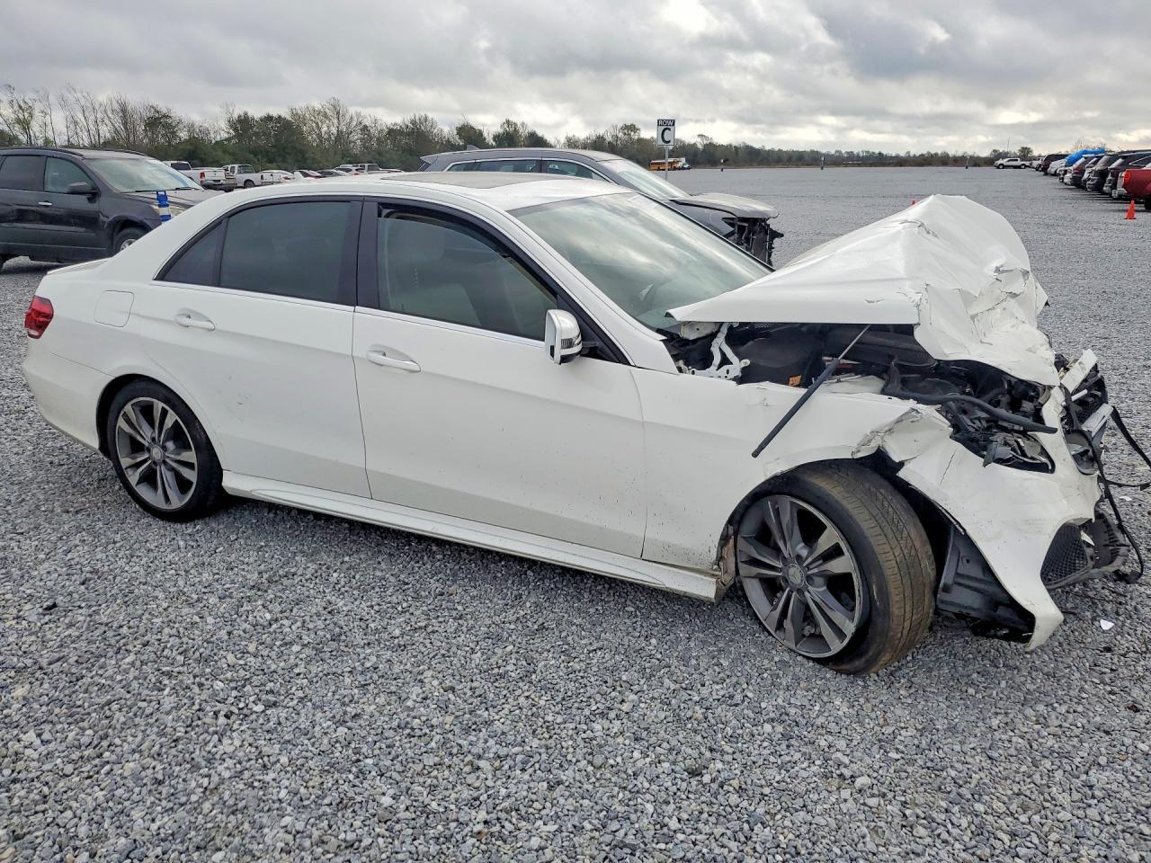 2016 MERCEDES-BENZ E-Class
