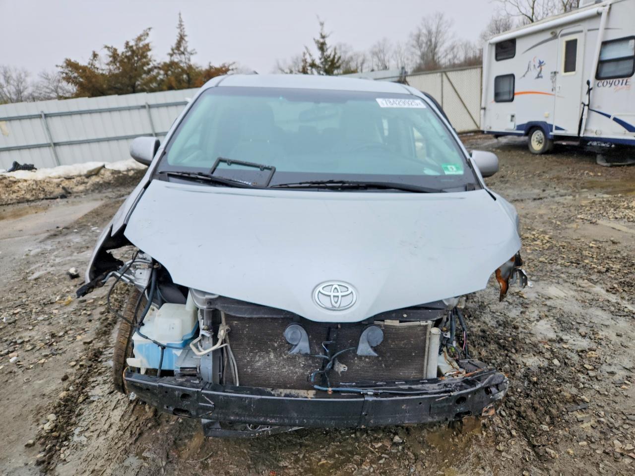 2017 TOYOTA SIENNA