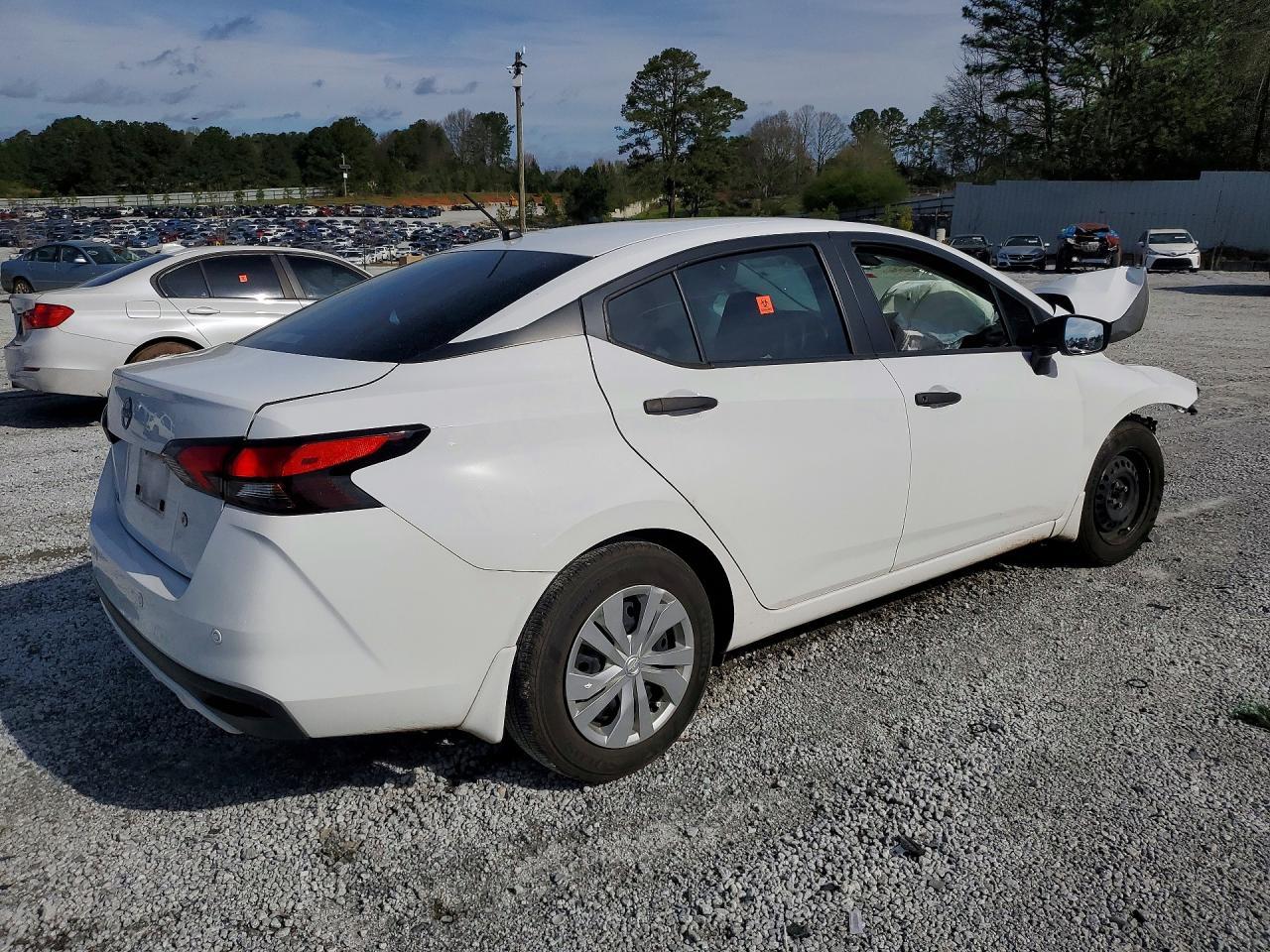 2024 NISSAN VERSA