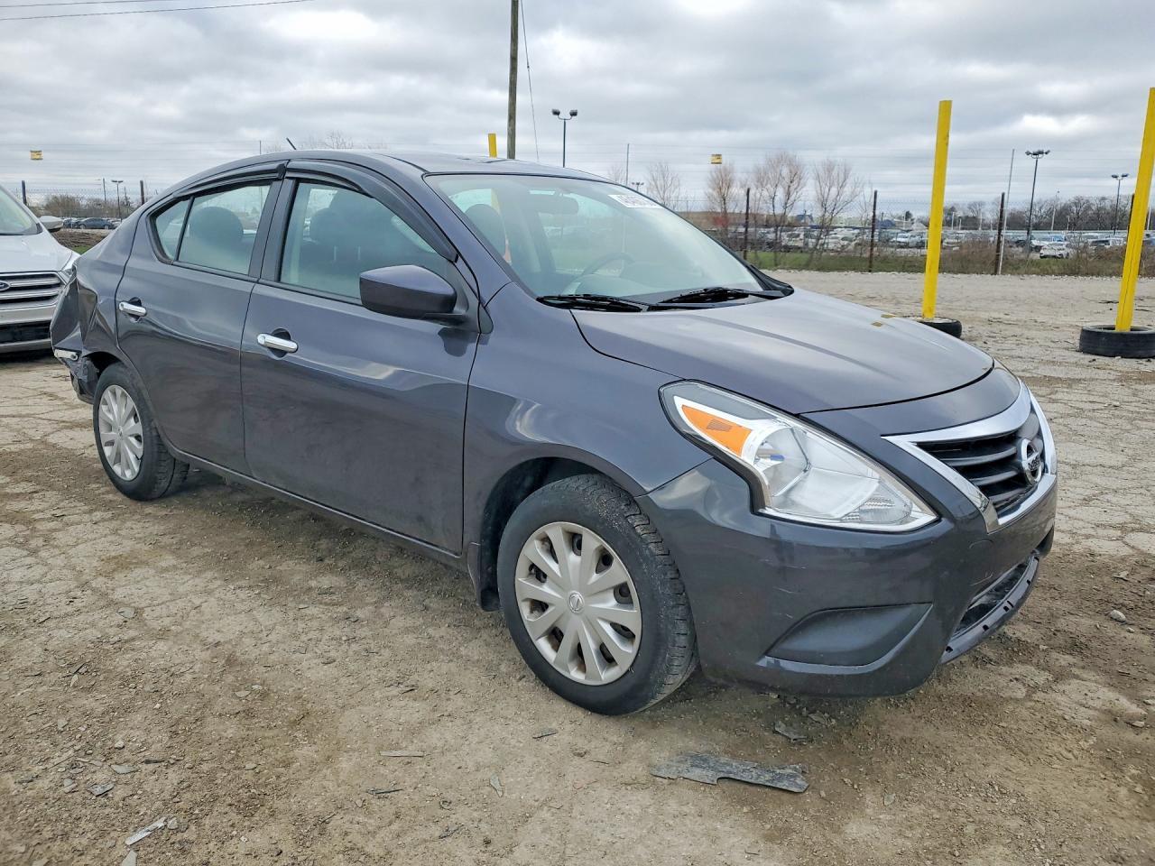 2015 NISSAN VERSA