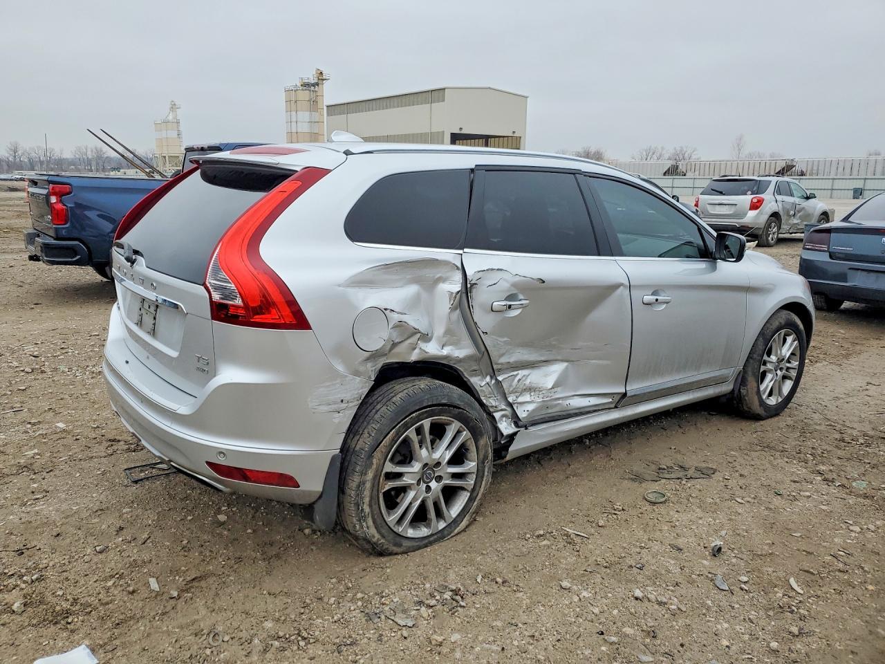 2016 VOLVO XC60
