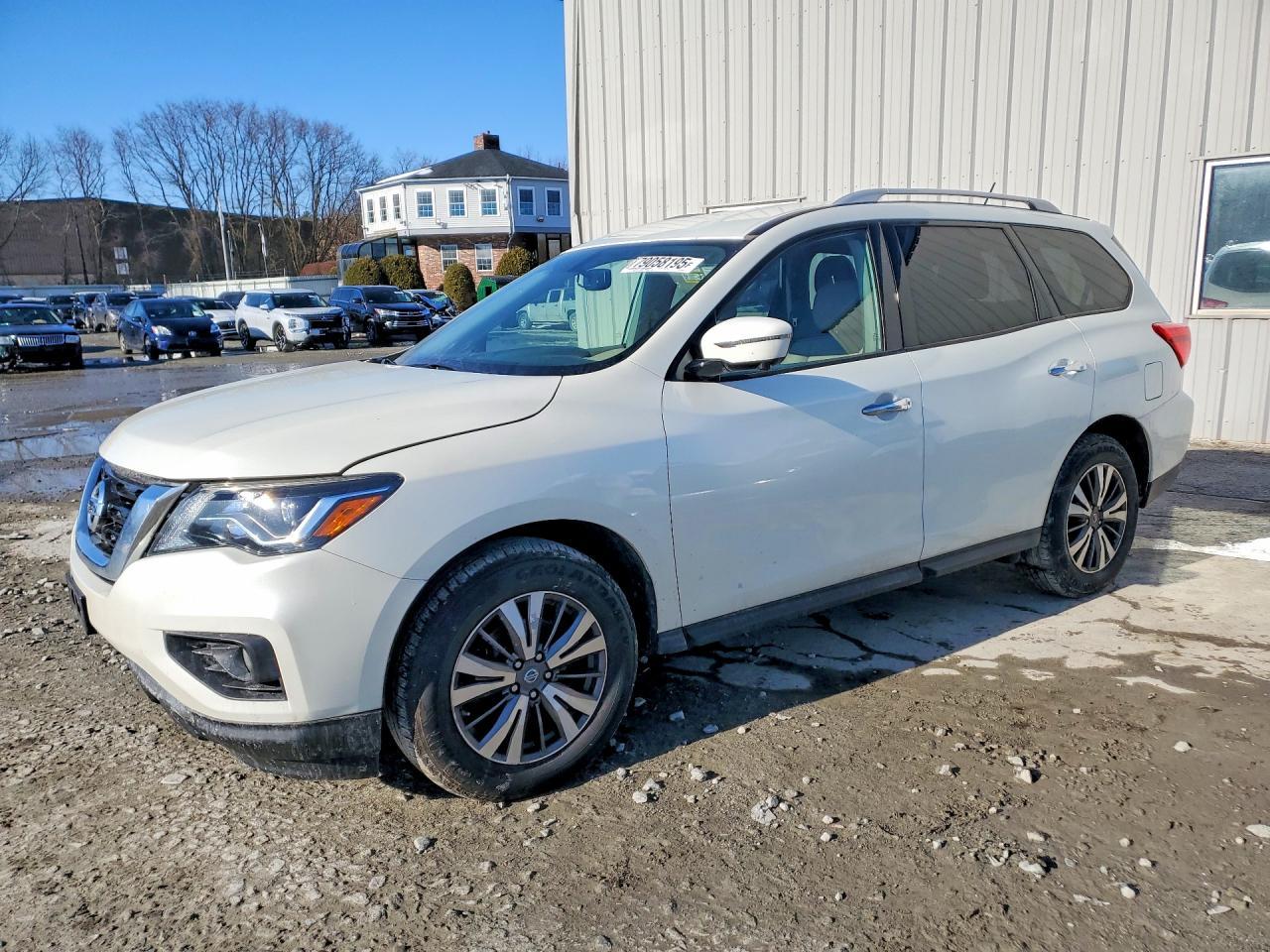 2017 NISSAN PATHFINDER