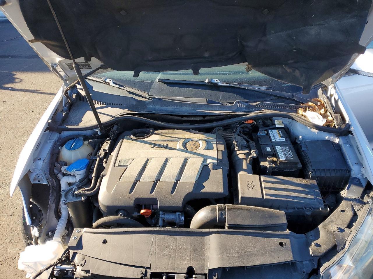 2010 VOLKSWAGEN JETTA