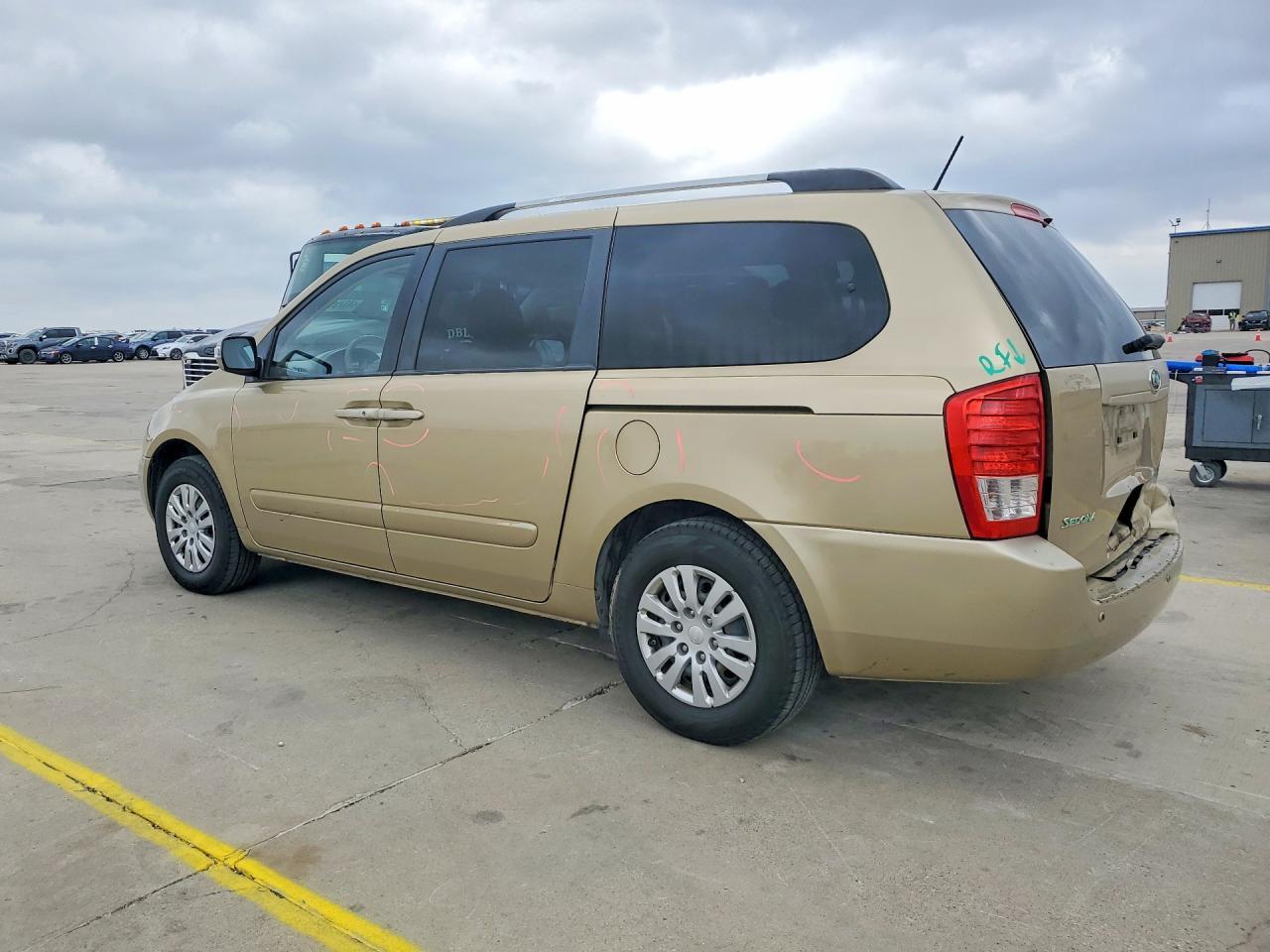 2011 KIA SEDONA