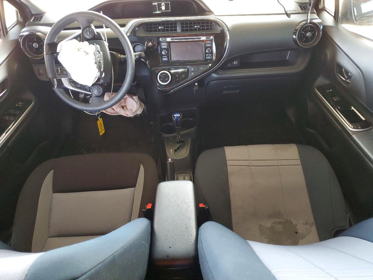 2018 TOYOTA Prius c