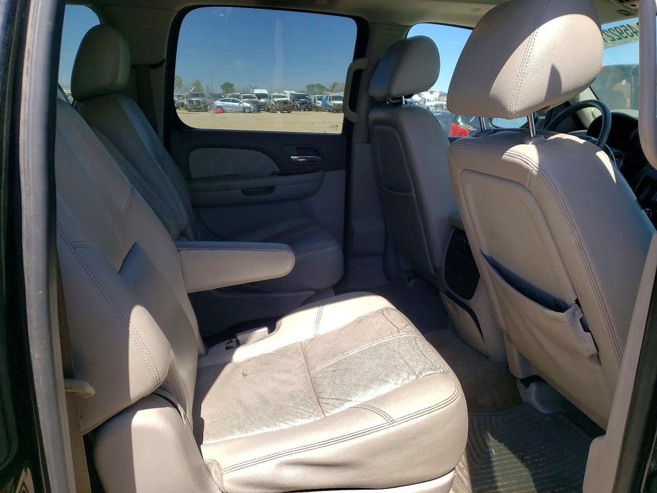 2012 CHEVROLET Suburban