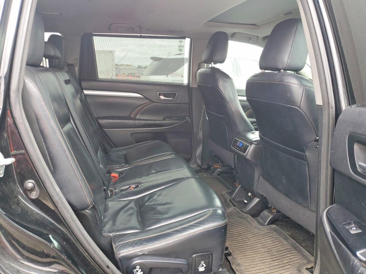 2016 TOYOTA HIGHLANDER