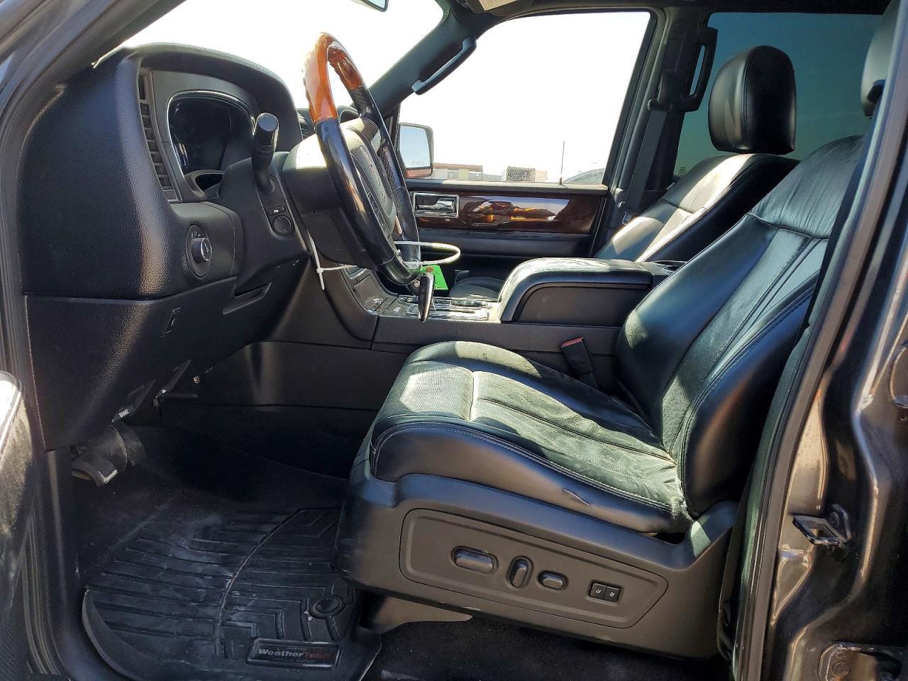 2017 LINCOLN Navigator