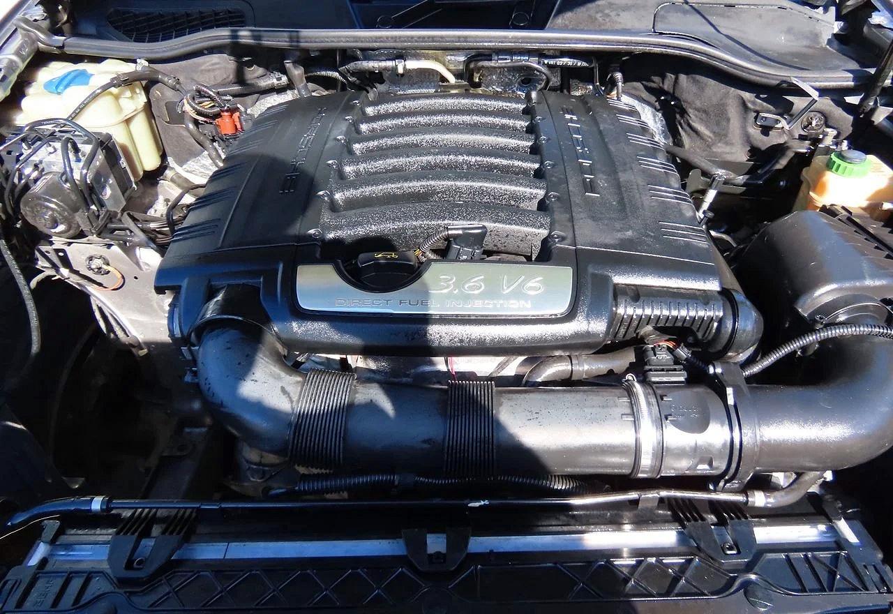 2011 PORSCHE CAYENNE