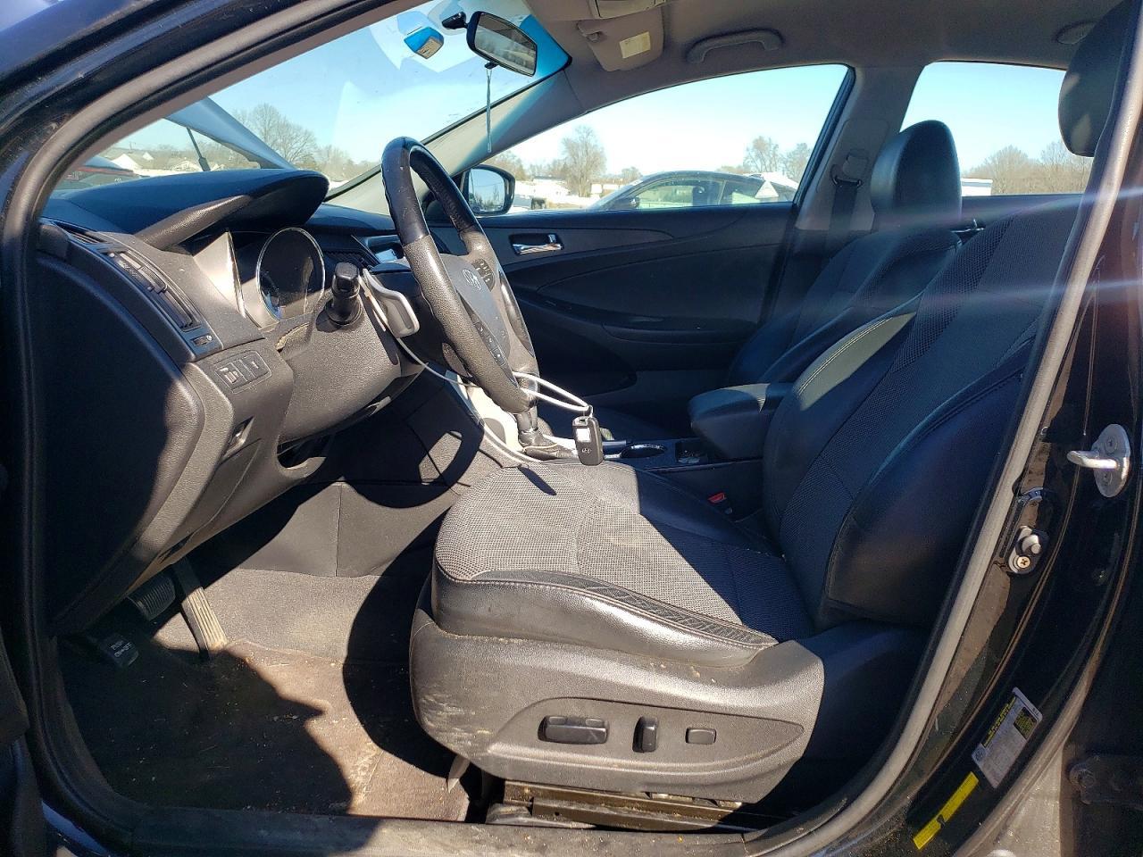 2011 HYUNDAI SONATA