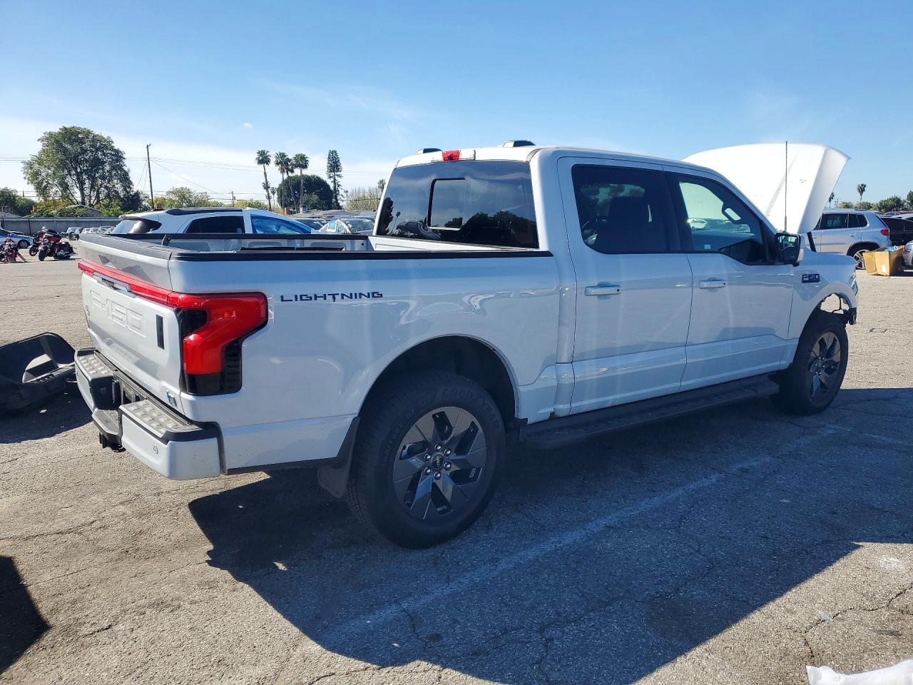 2025 FORD F-150 Lightning