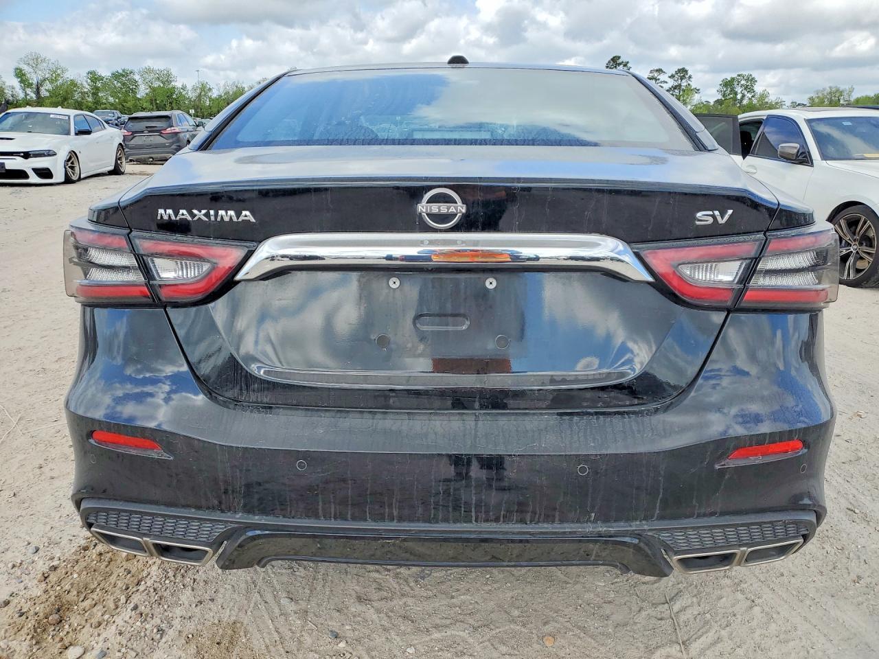 2023 NISSAN Maxima