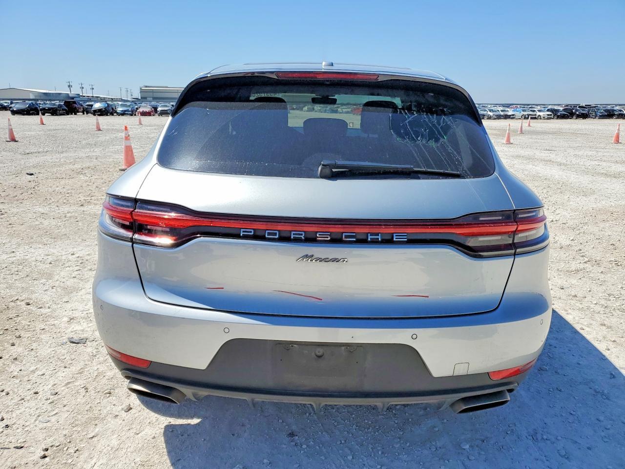 2021 PORSCHE Macan