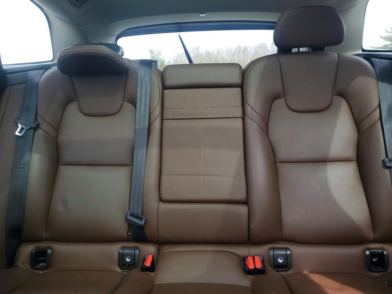 2018 VOLVO XC60