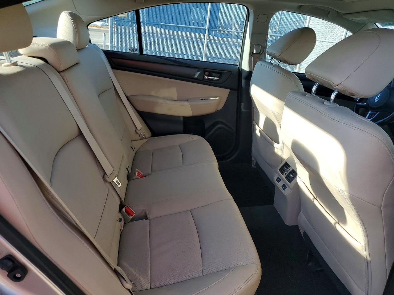 2017 SUBARU Legacy