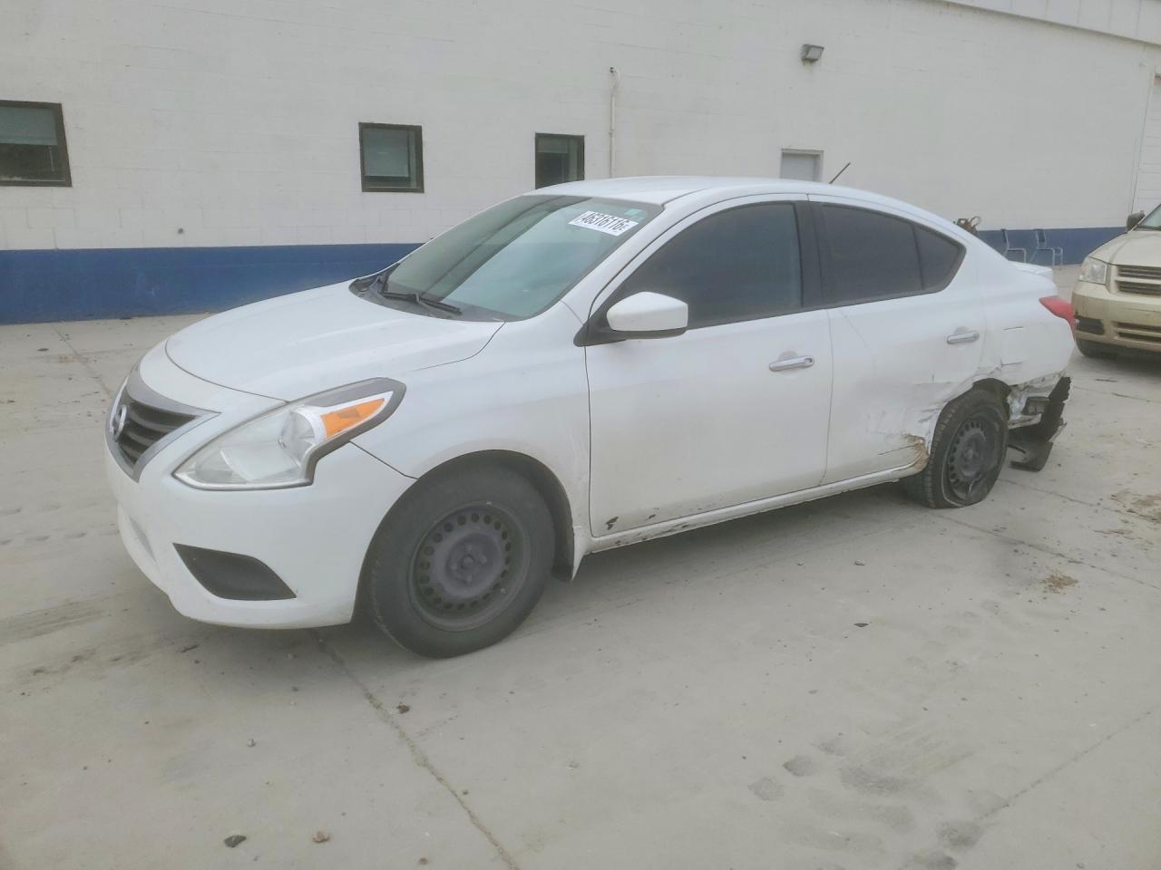 2016 NISSAN VERSA