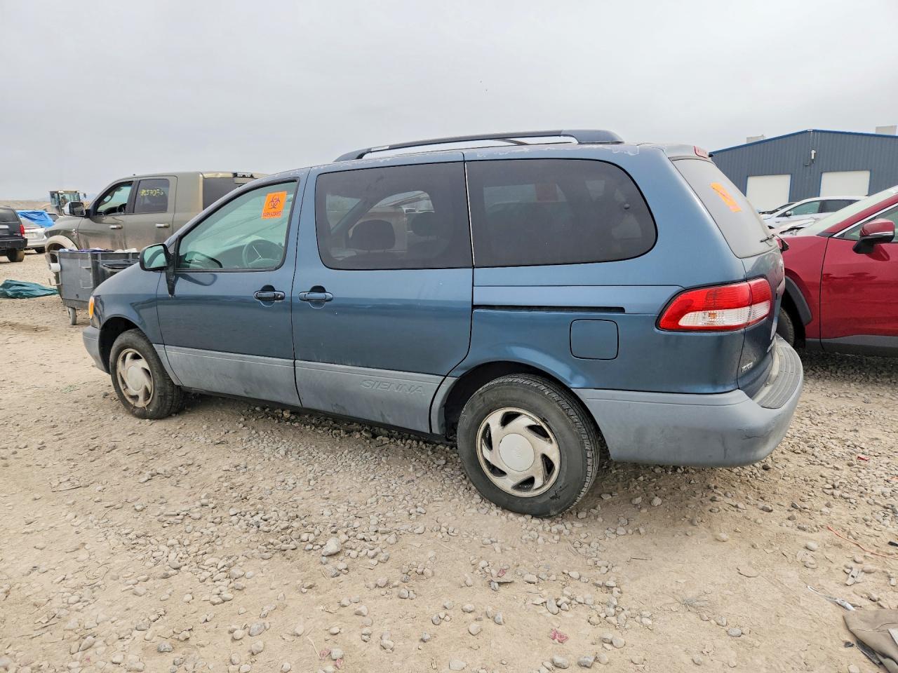 2001 TOYOTA SIENNA