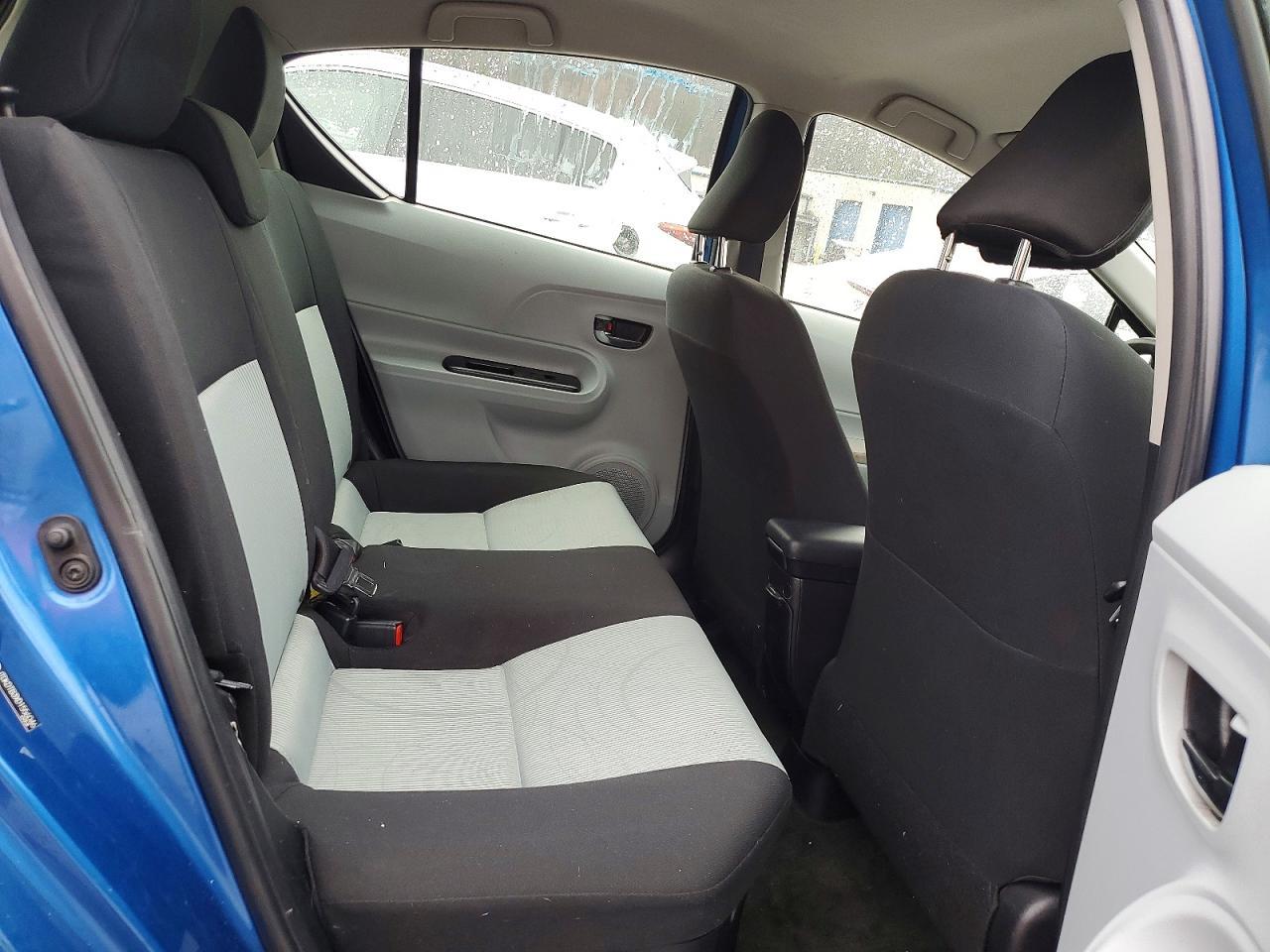 2013 TOYOTA Prius c