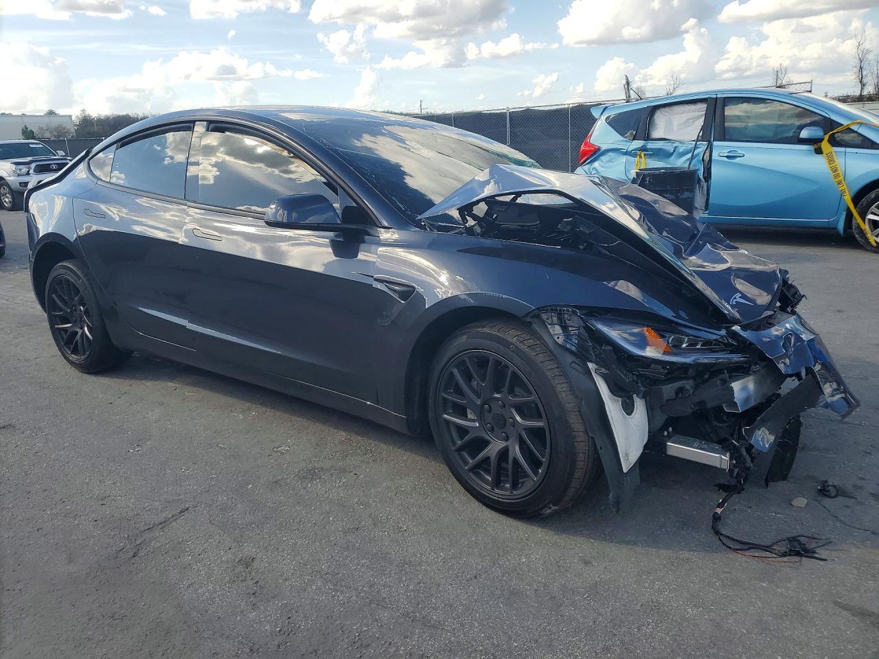 2025 TESLA MODEL 3