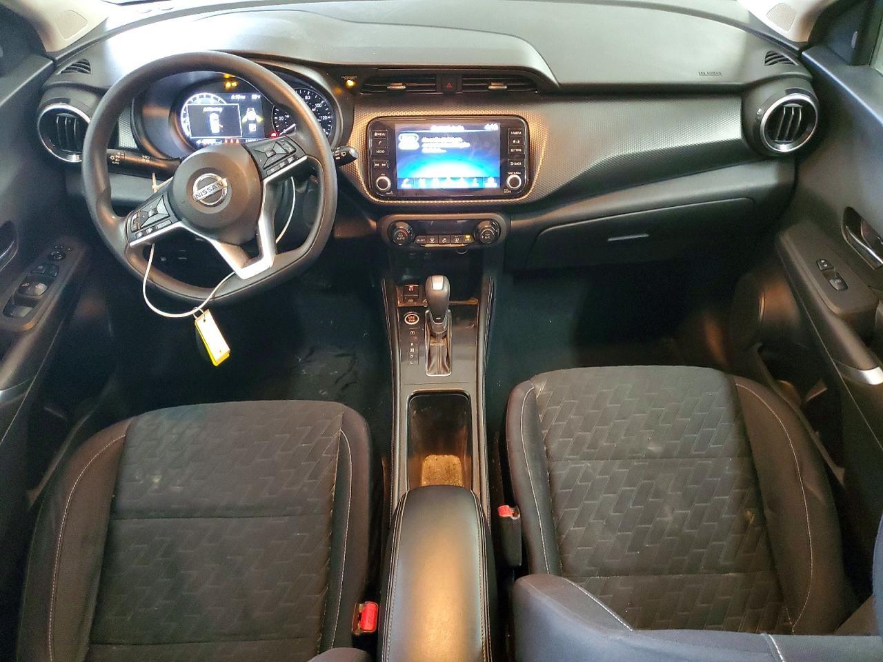 2021 NISSAN KICKS