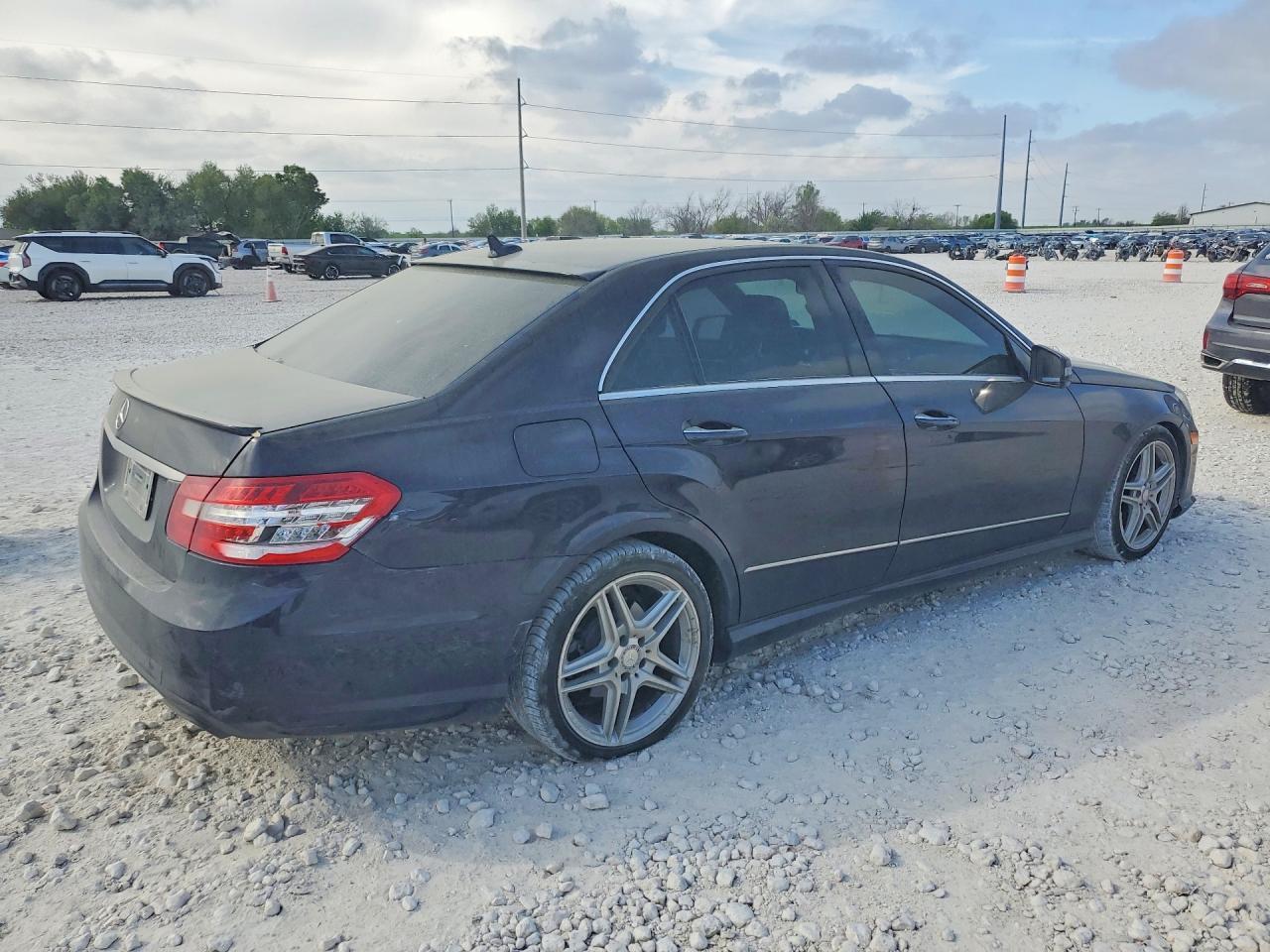 2011 MERCEDES-BENZ E-Class
