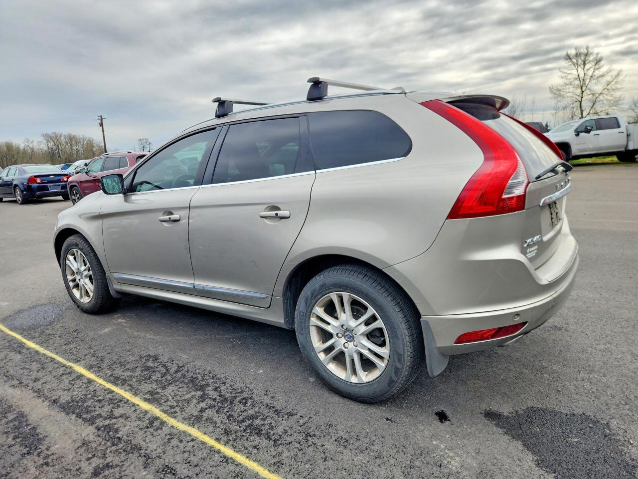 2016 VOLVO XC60