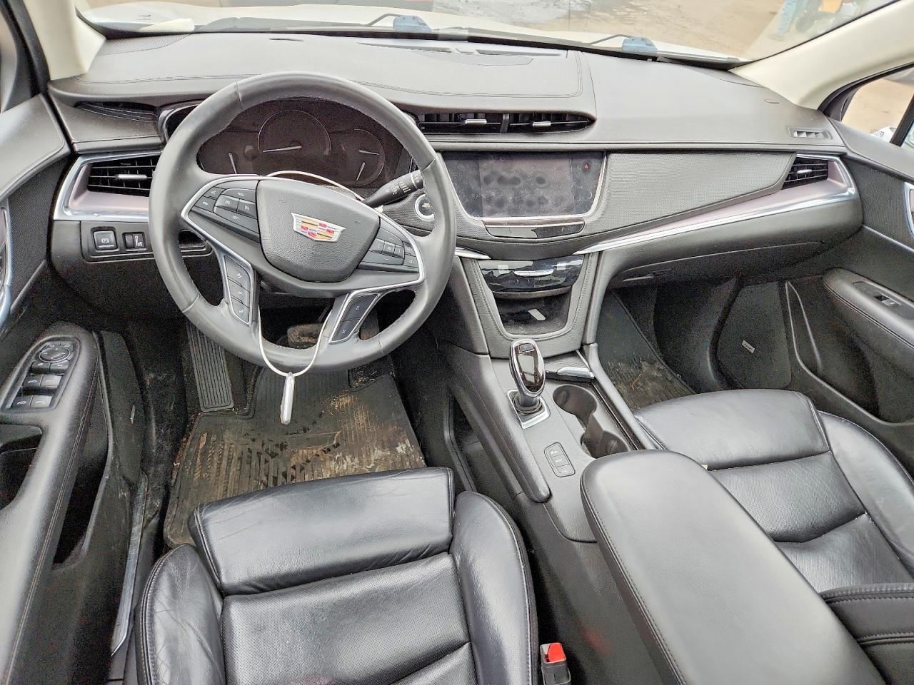 2017 CADILLAC XT5