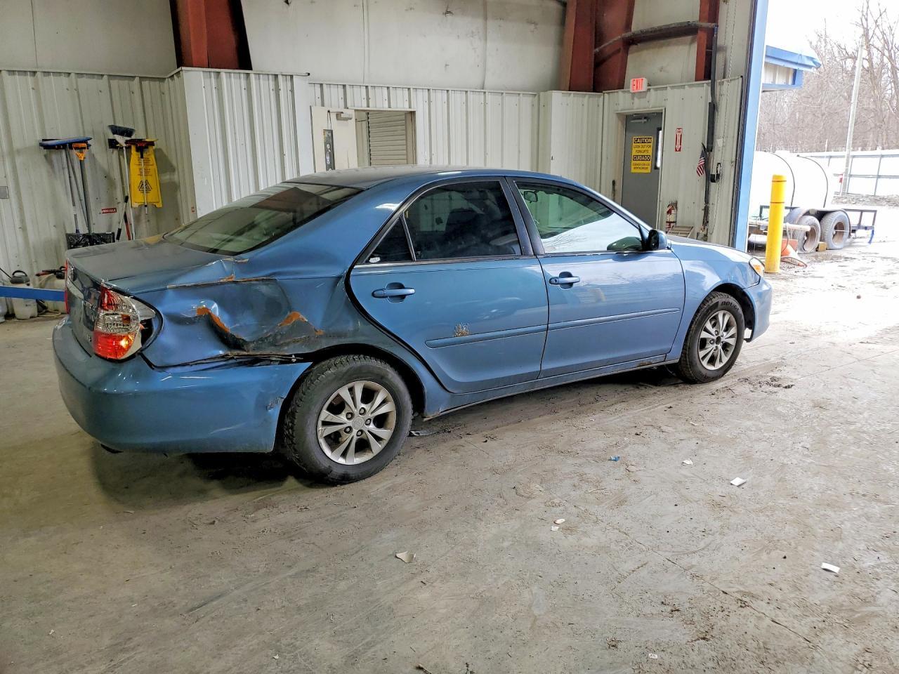 2004 TOYOTA CAMRY