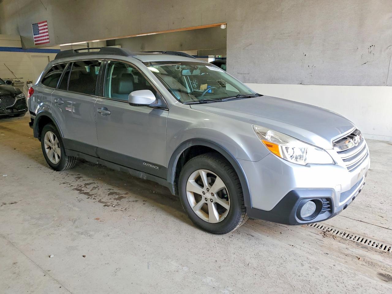 2014 SUBARU Outback