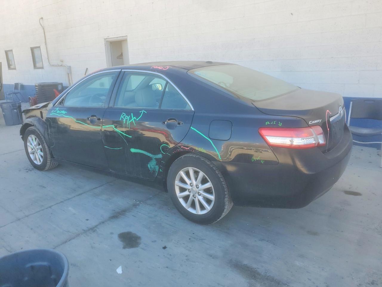 2011 TOYOTA CAMRY