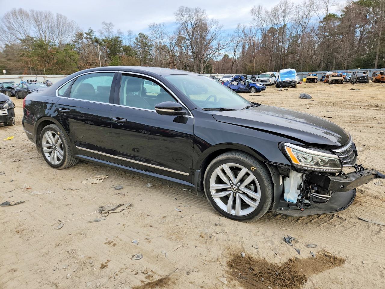 2016 VOLKSWAGEN Passat