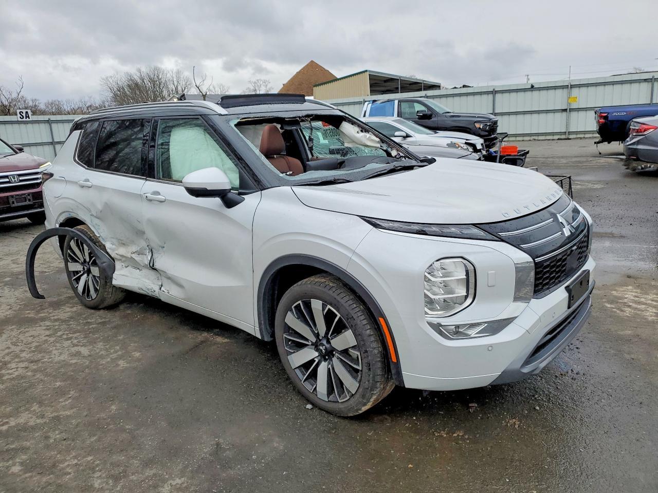 2025 MITSUBISHI outlander