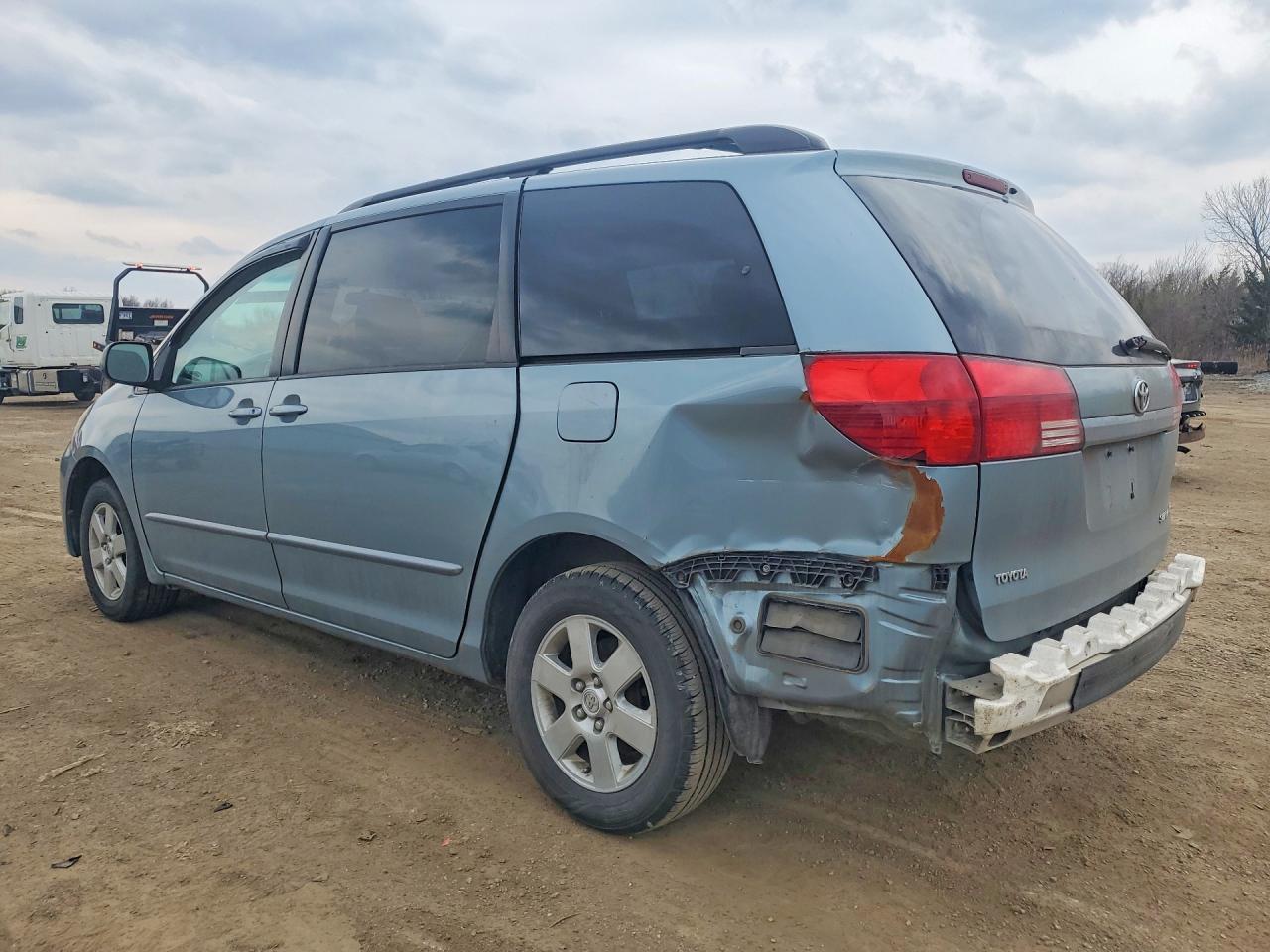 2004 TOYOTA SIENNA