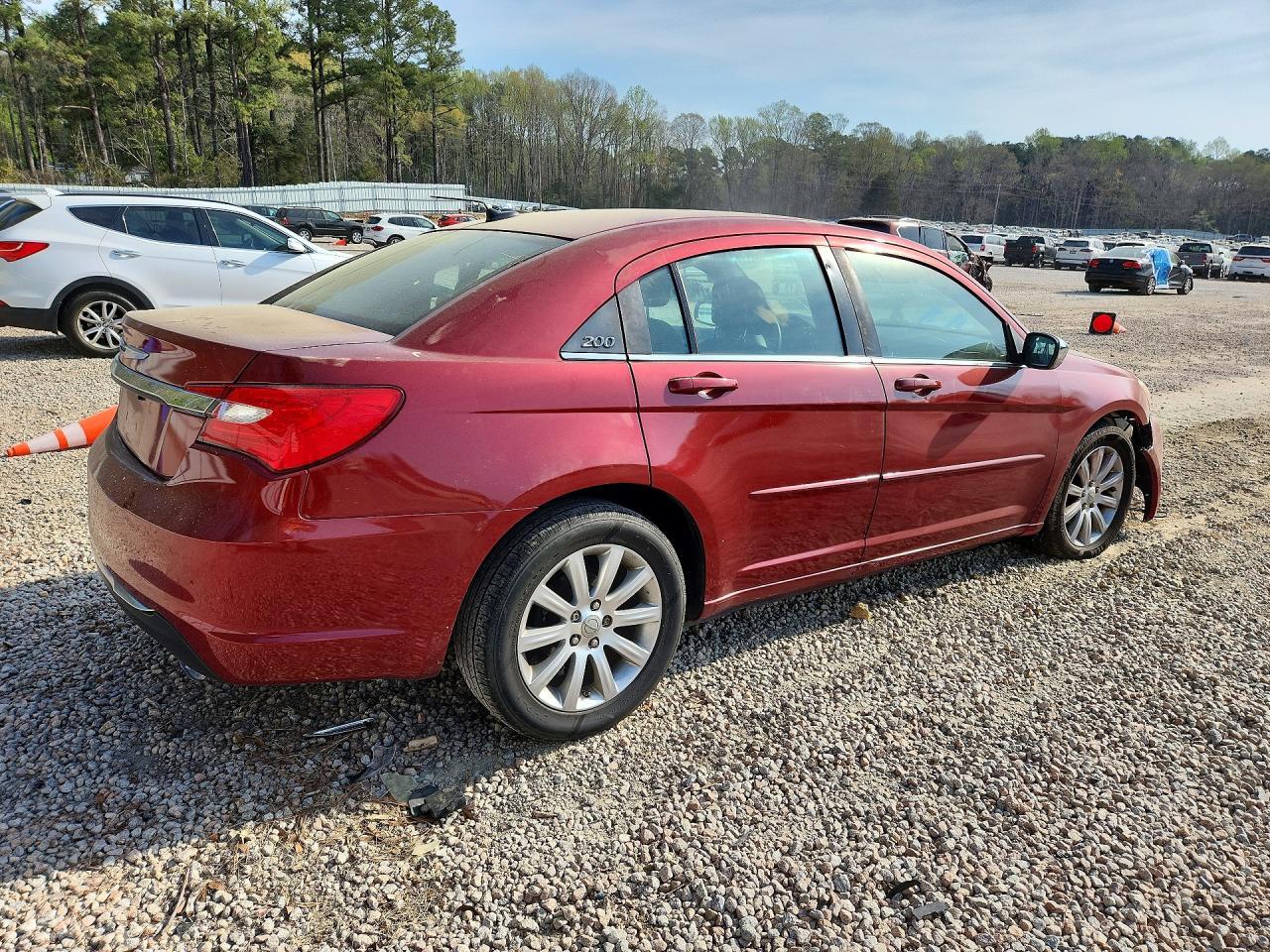 2013 CHRYSLER 200