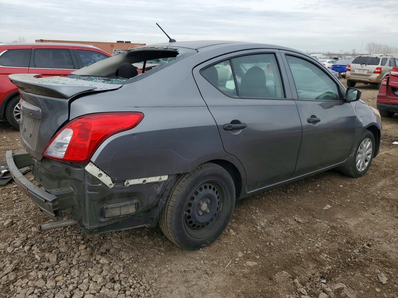 2017 NISSAN VERSA