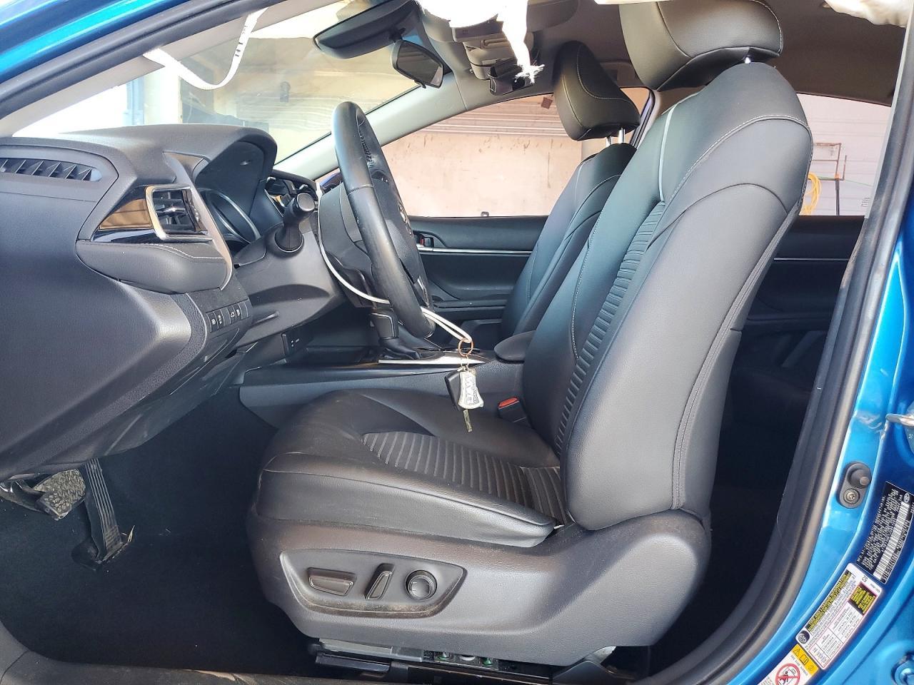 2018 TOYOTA CAMRY