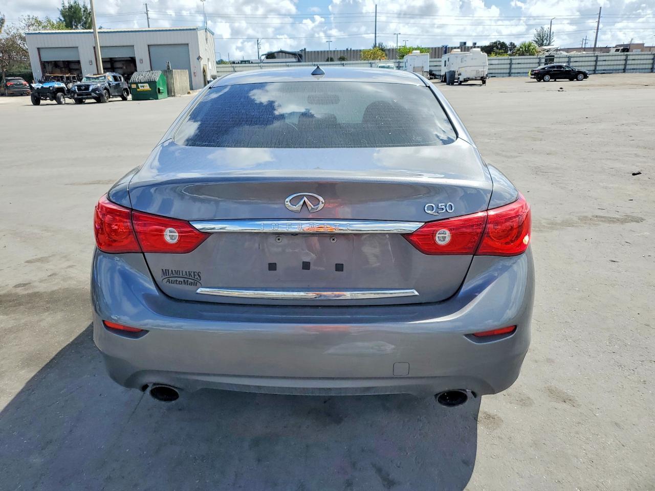 2015 INFINITI Q50