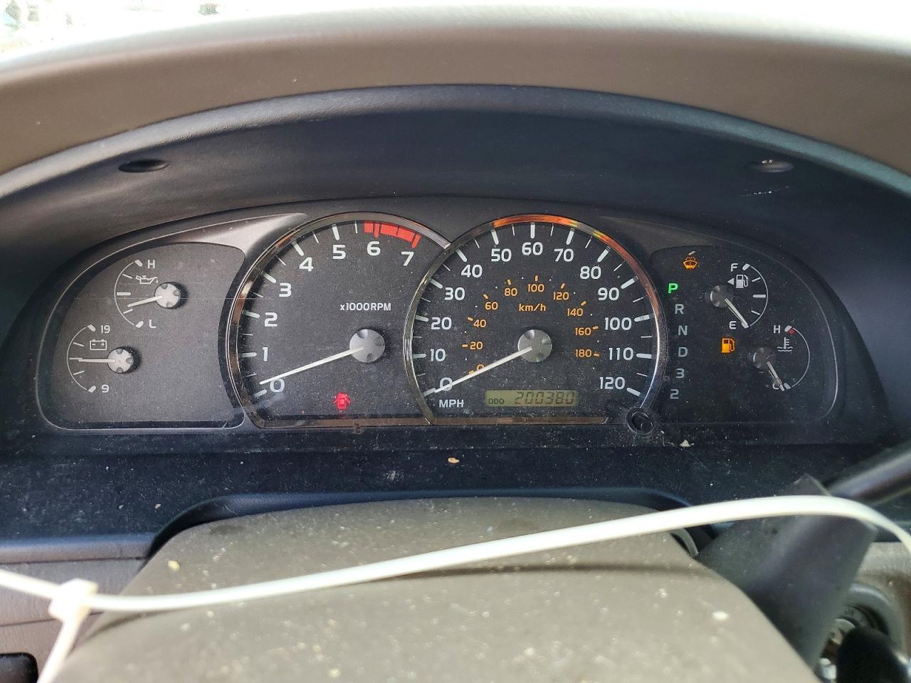 2005 TOYOTA Sequoia