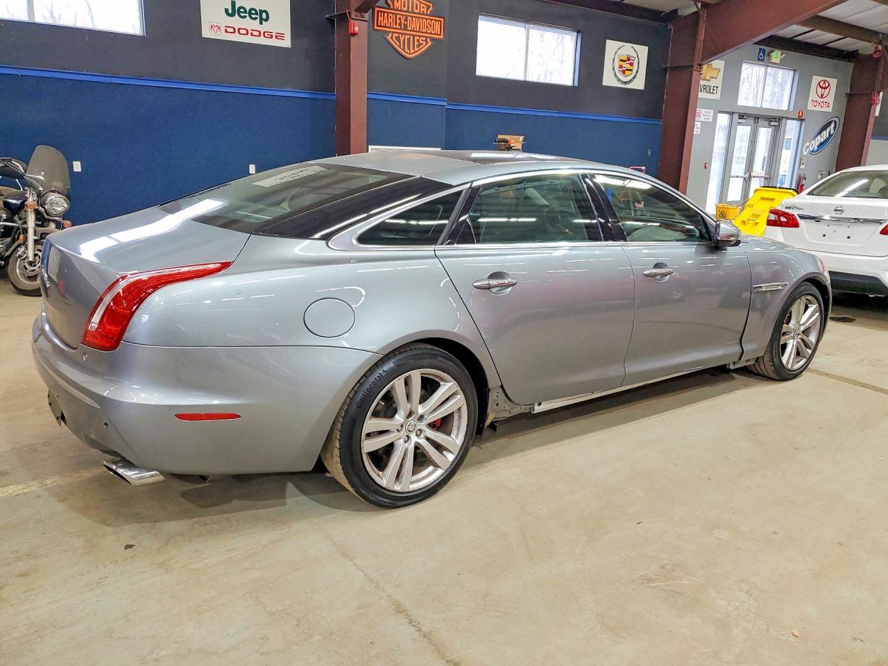 2011 JAGUAR Xj-Series