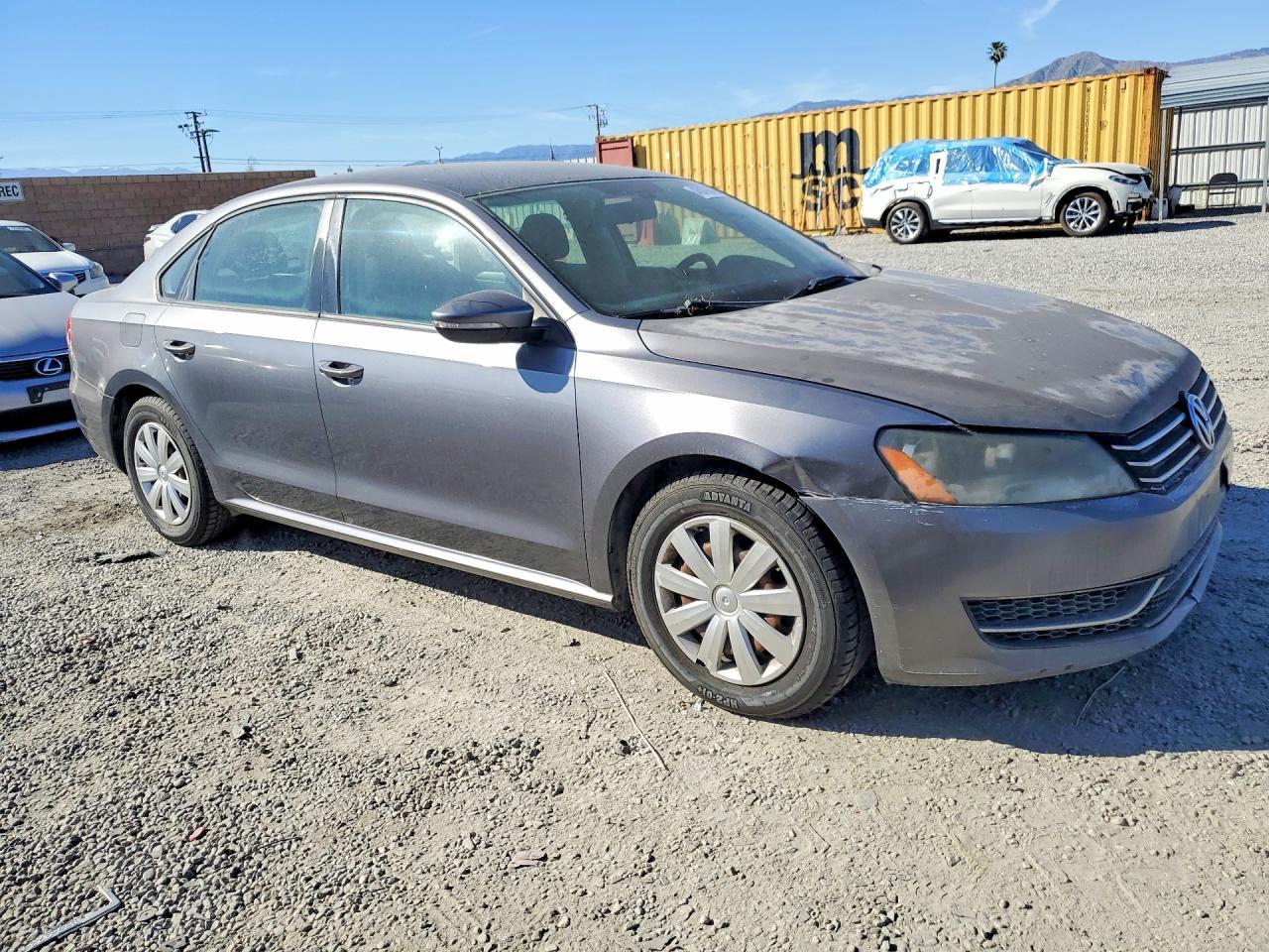 2012 VOLKSWAGEN Passat