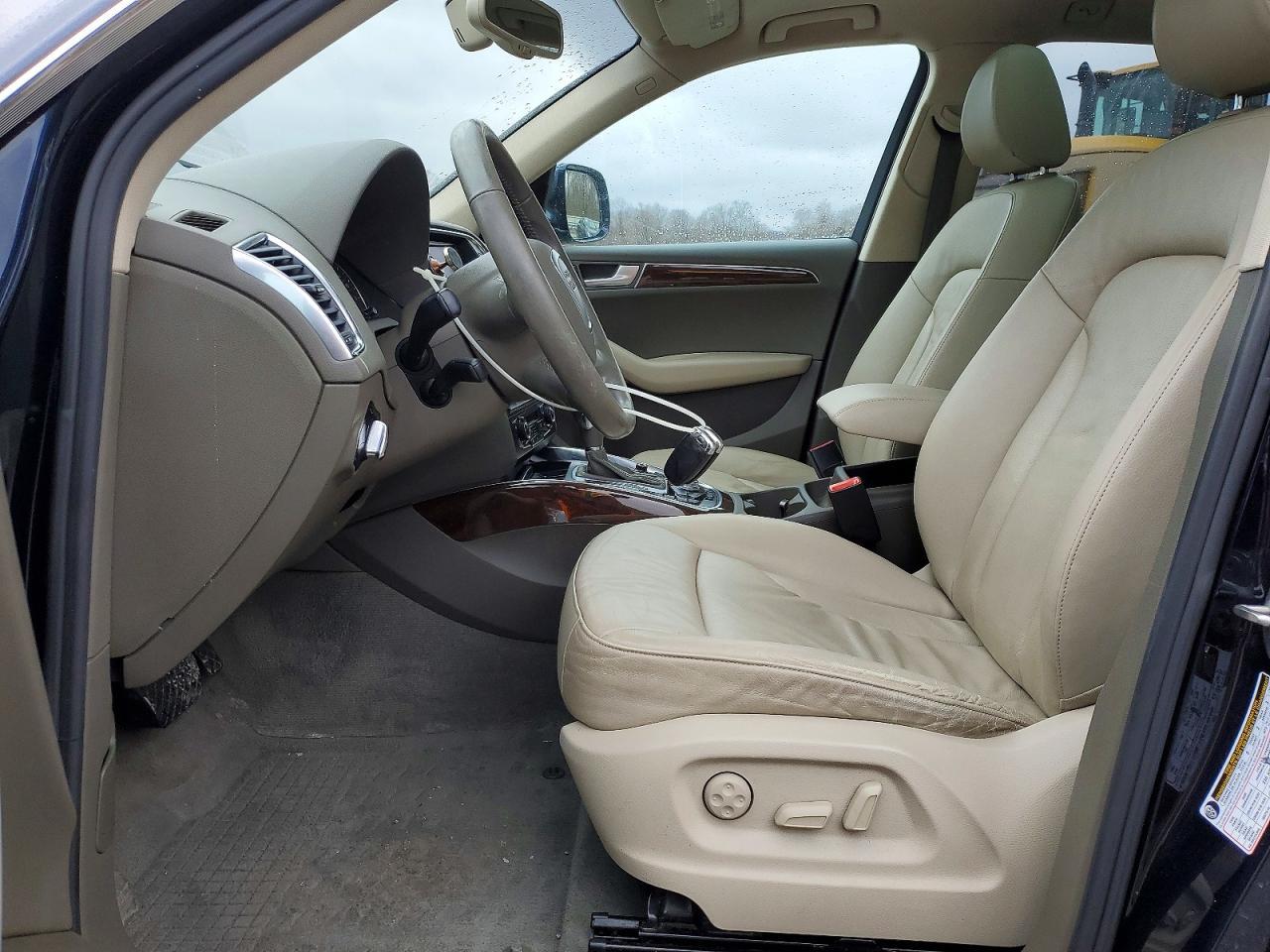 2011 AUDI Q5