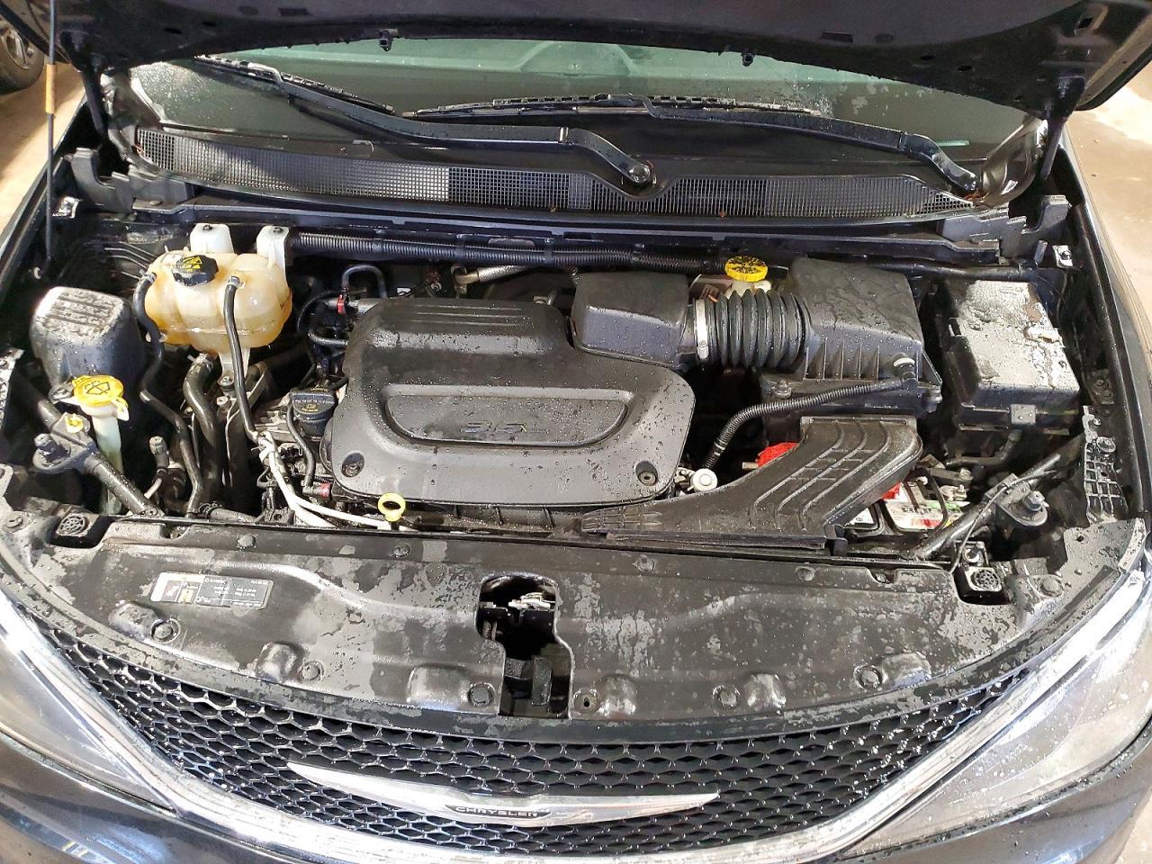 2021 CHRYSLER Voyager