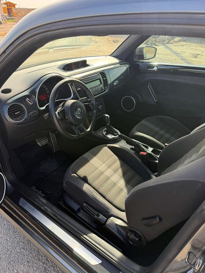 2012 VOLKSWAGEN Beetle