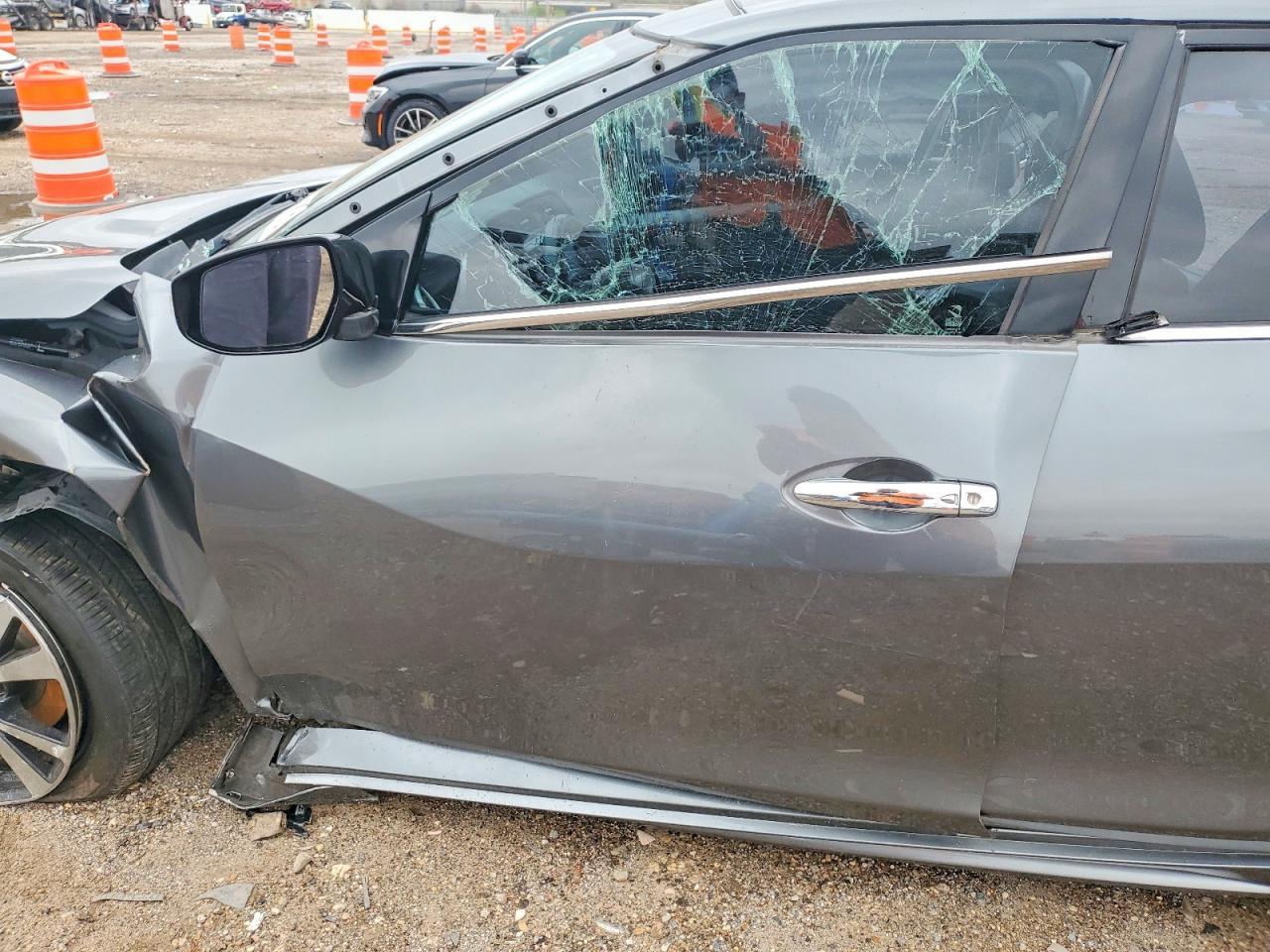 2017 NISSAN Maxima