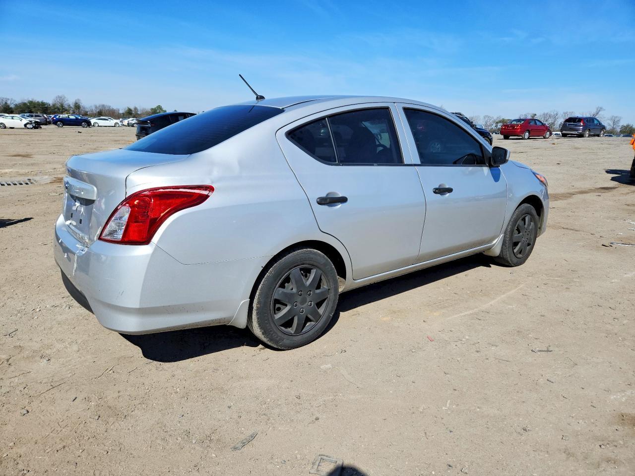 2019 NISSAN VERSA