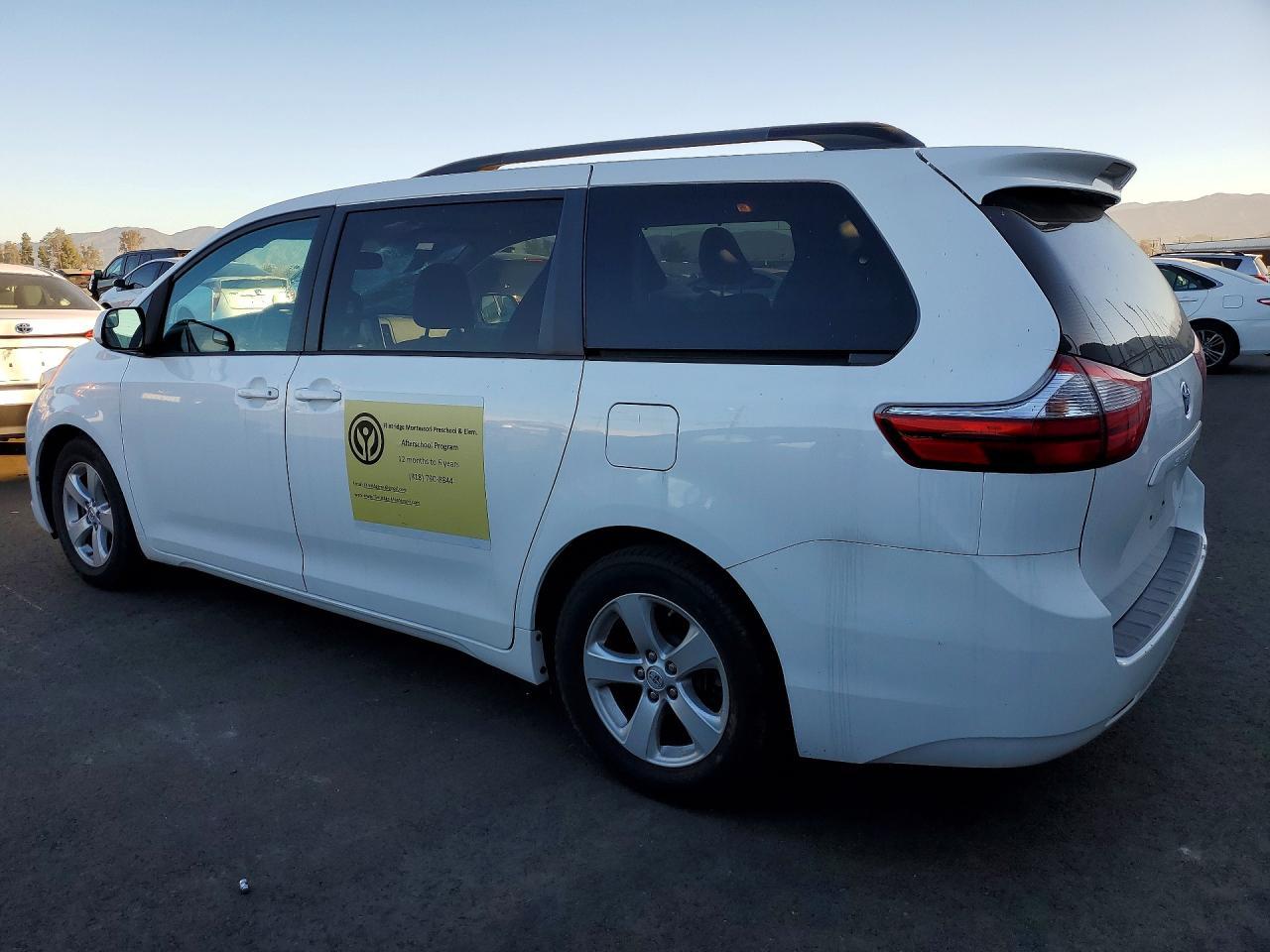 2016 TOYOTA SIENNA