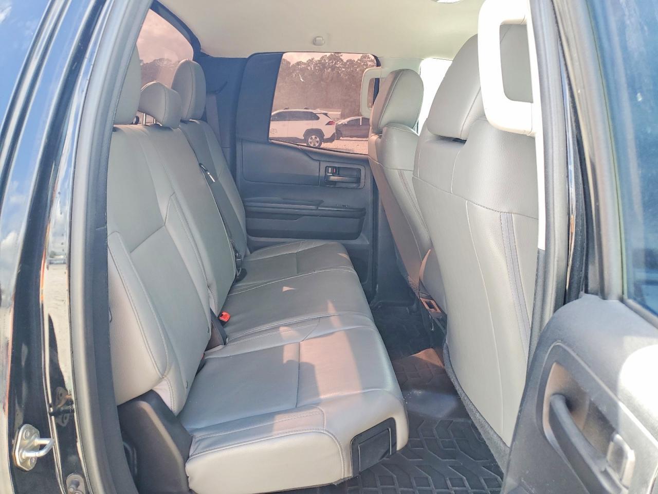 2017 TOYOTA TUNDRA