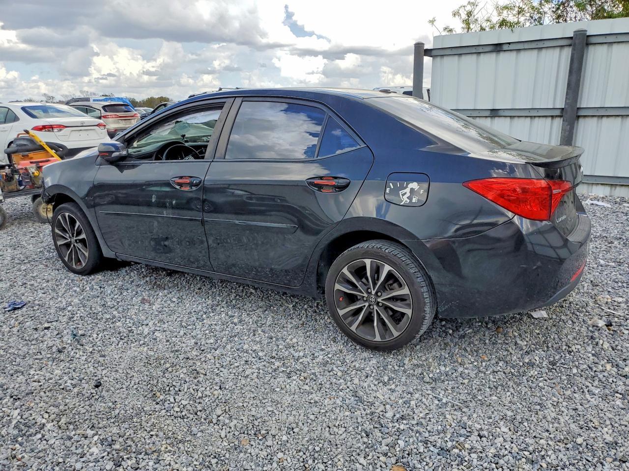 2017 TOYOTA COROLLA
