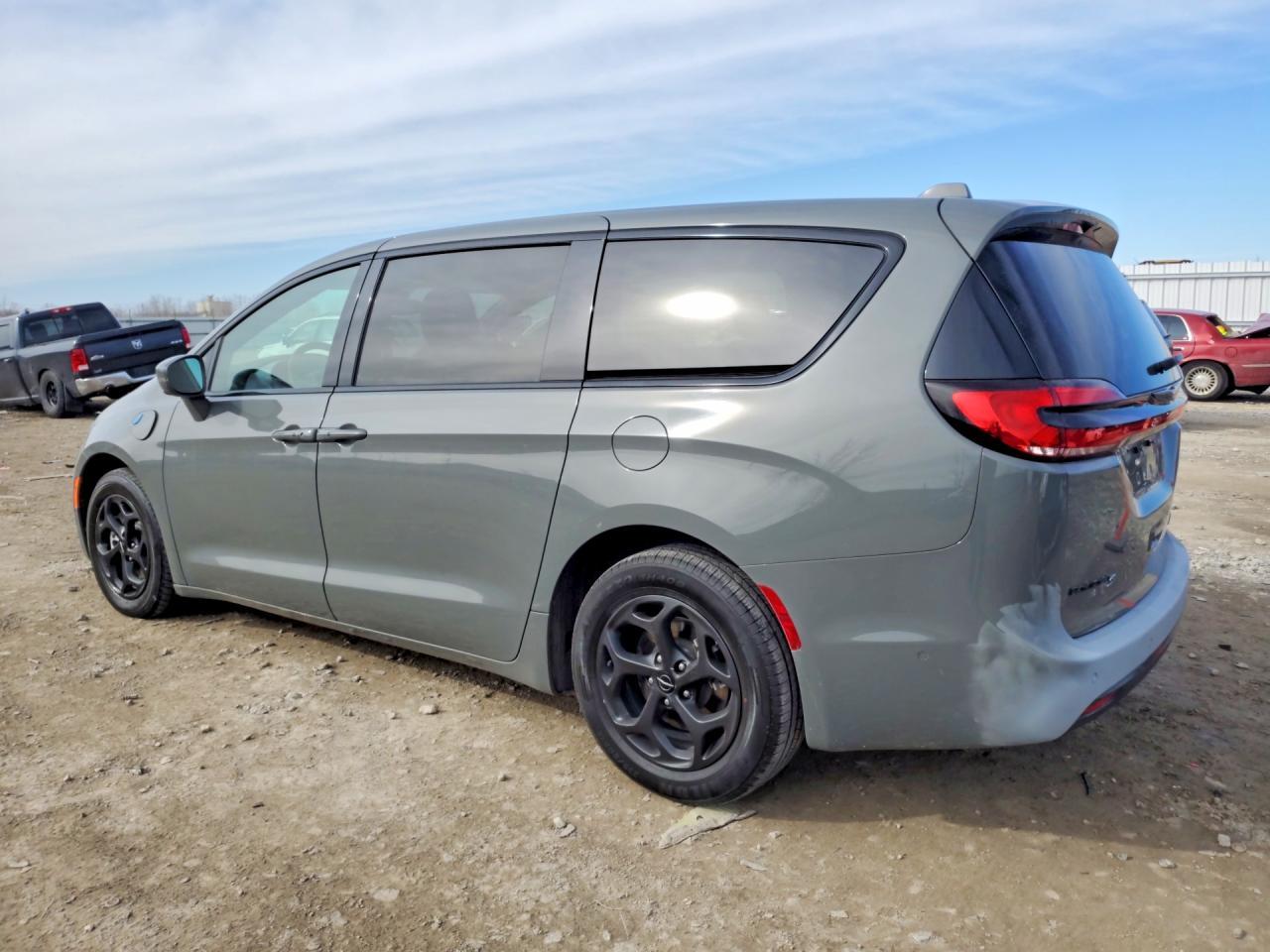2022 CHRYSLER Pacifica