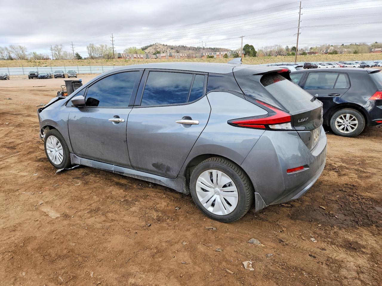 2025 NISSAN LEAF